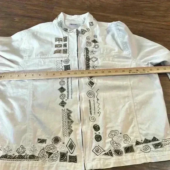 Units Zippered Embroidered Jacket - Picture 7 of 10